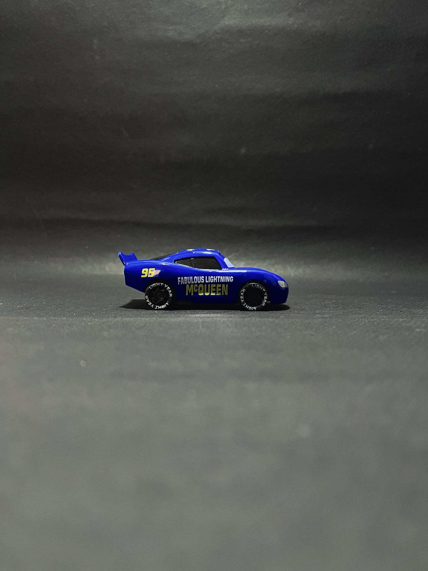 Disney Pixar Cars 3 Lightning McQueen Toy Car