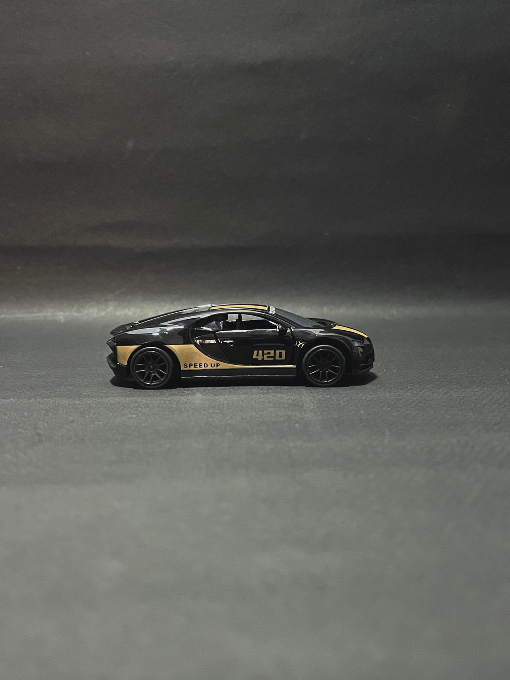 Bugatti Chiron 1:43